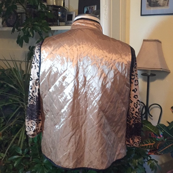 2 in 1 reversible VEST leopard/Gold w/black piping - Picture 3 of 8